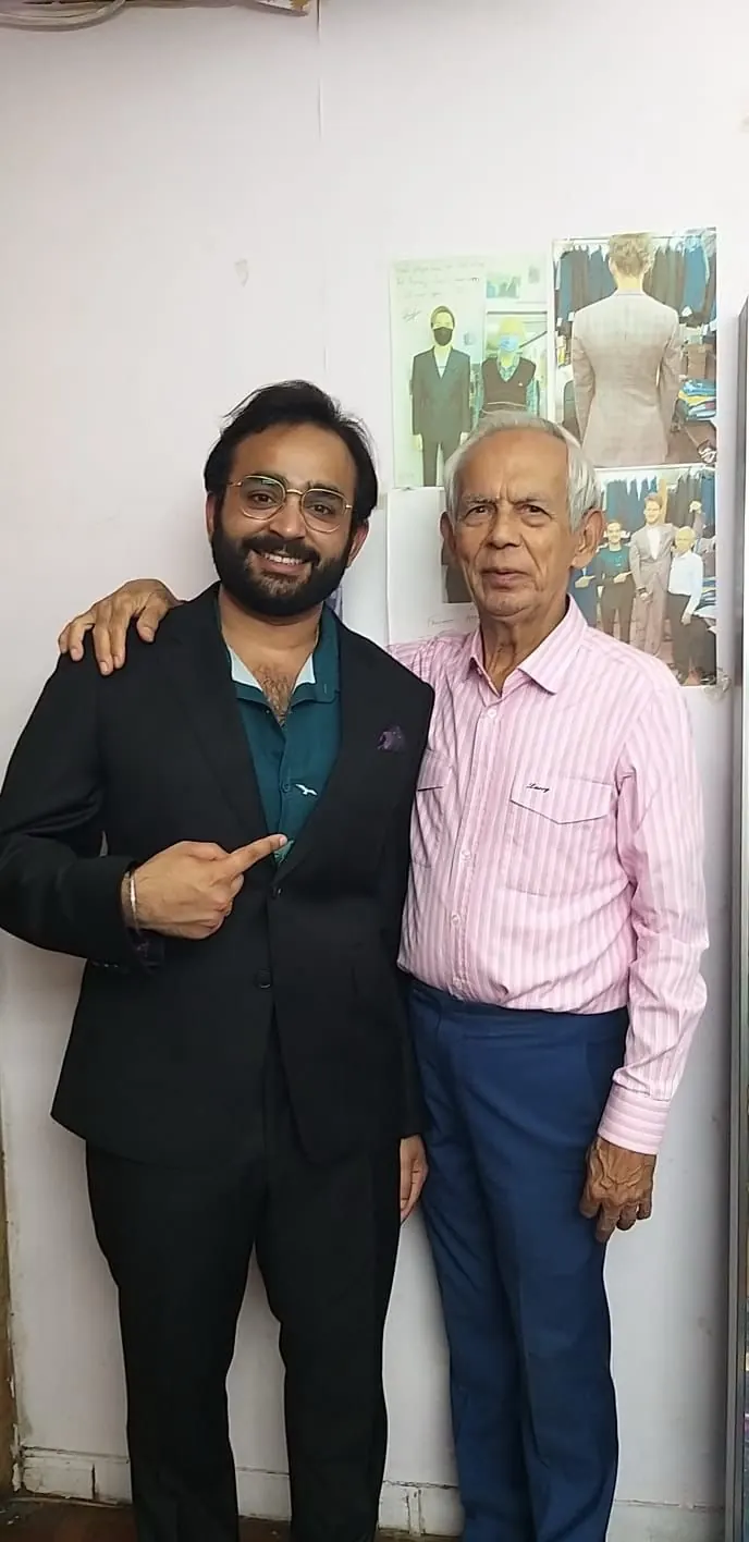 Rashmi 尖沙咀裁縫店內,客人到訪
